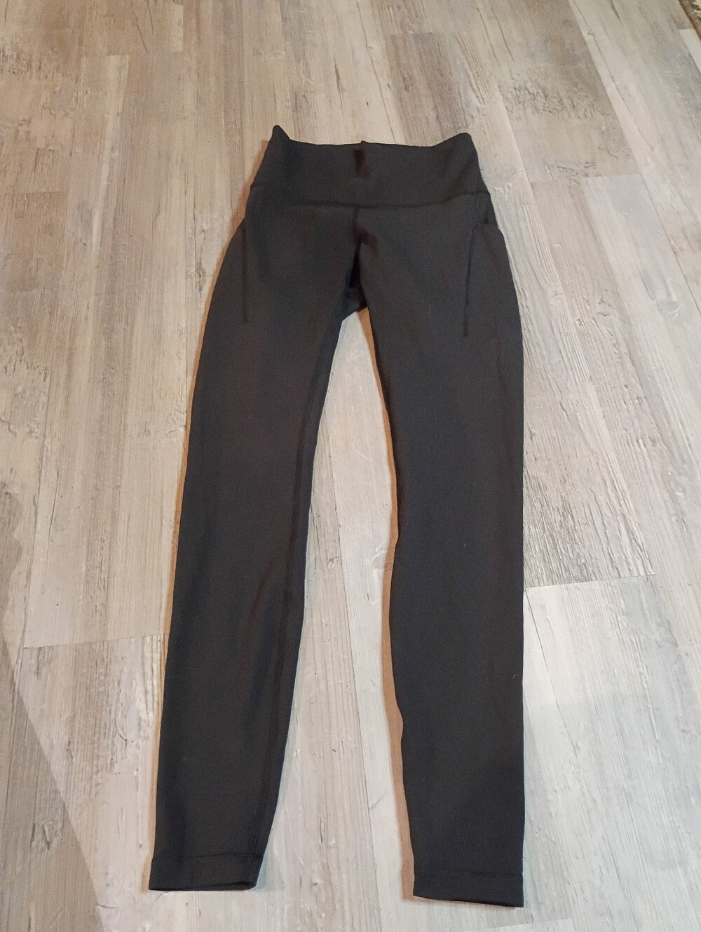 Lululemon - Picture 2 of 7
